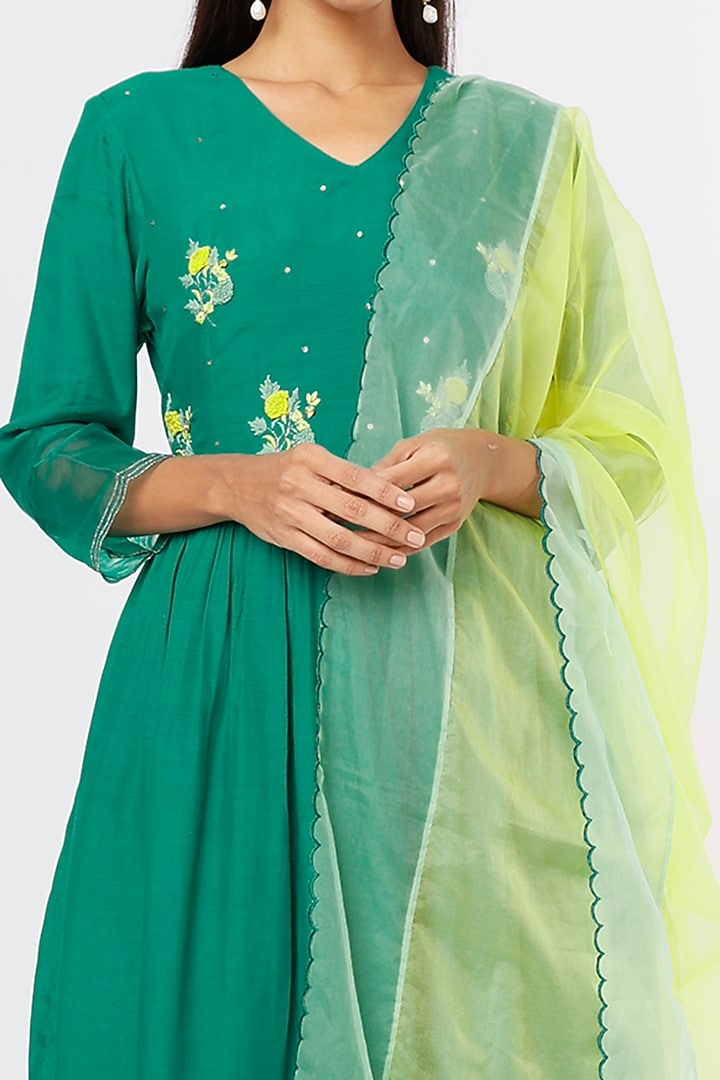 Teal Embroidered Kurta Set by ASAGA at Pernia's Pop Up Shop